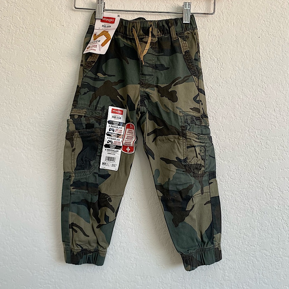 Wrangler Cargo Camo Pants